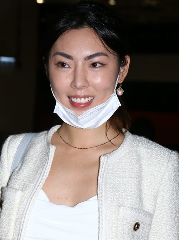 小姐姐|港姐首轮面试,重庆绮梦、胖版宋慧乔抢镜,她才23岁就被吐槽像大妈