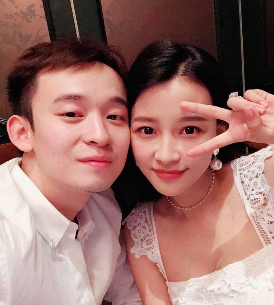 董子健|孙怡董子健宣布离婚！5年婚姻未办婚礼说散就散，离婚原因猜不透