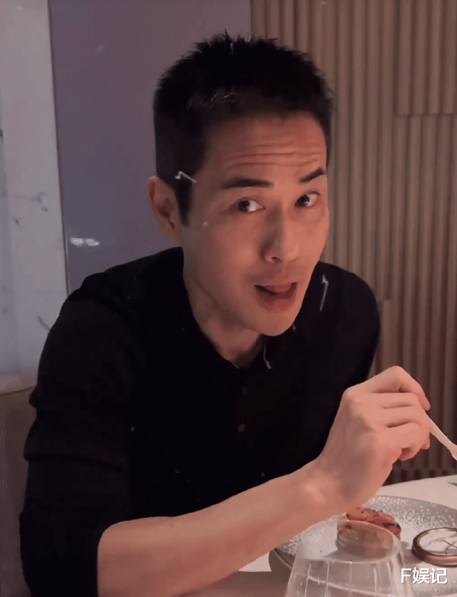 郑嘉颖|郑嘉颖陈凯琳撇下儿子去度假享受浪漫 鼻子贴着鼻子合影很恩爱