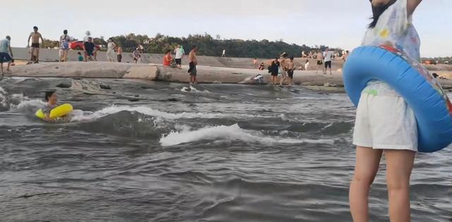 泸州|泸州弥陀水中坝,为何成为夏季网红打卡地?除了高温还因为它