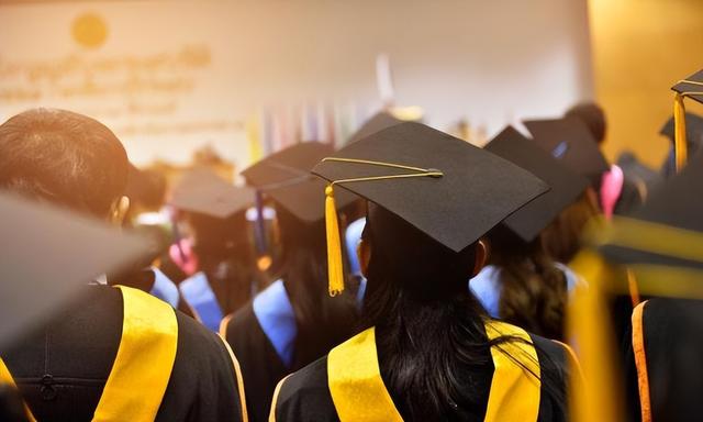 教育部|教育部表示，跨国界学历将不再被认可，到国外学习的同学们要了解