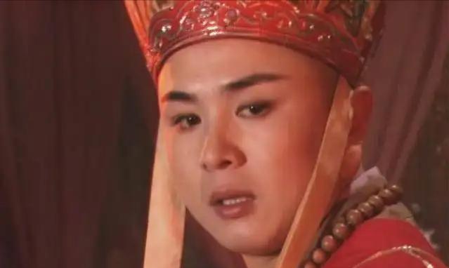 徐少华|“唐僧”徐少华路边卖唱！烈日当空衣服太厚，热到满脸通红