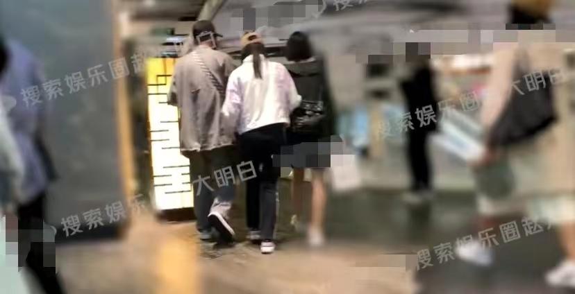 马伊琍|38岁文章近照太憔悴，脸色蜡黄独自开车就医，面部浮肿显老态