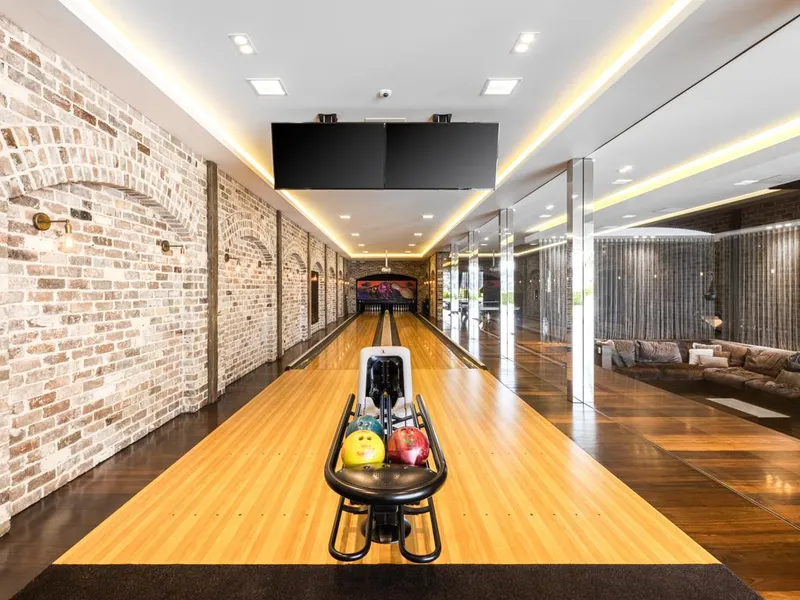 豪宅|好莱坞顶流退圈后花8000万买豪宅,被网友群嘲:很壕…但真不好看