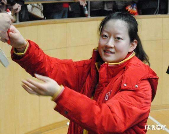 巴塞罗那|幸福！天津女排名将晒出全家福，婚后三年生俩娃，一家四口超圆满