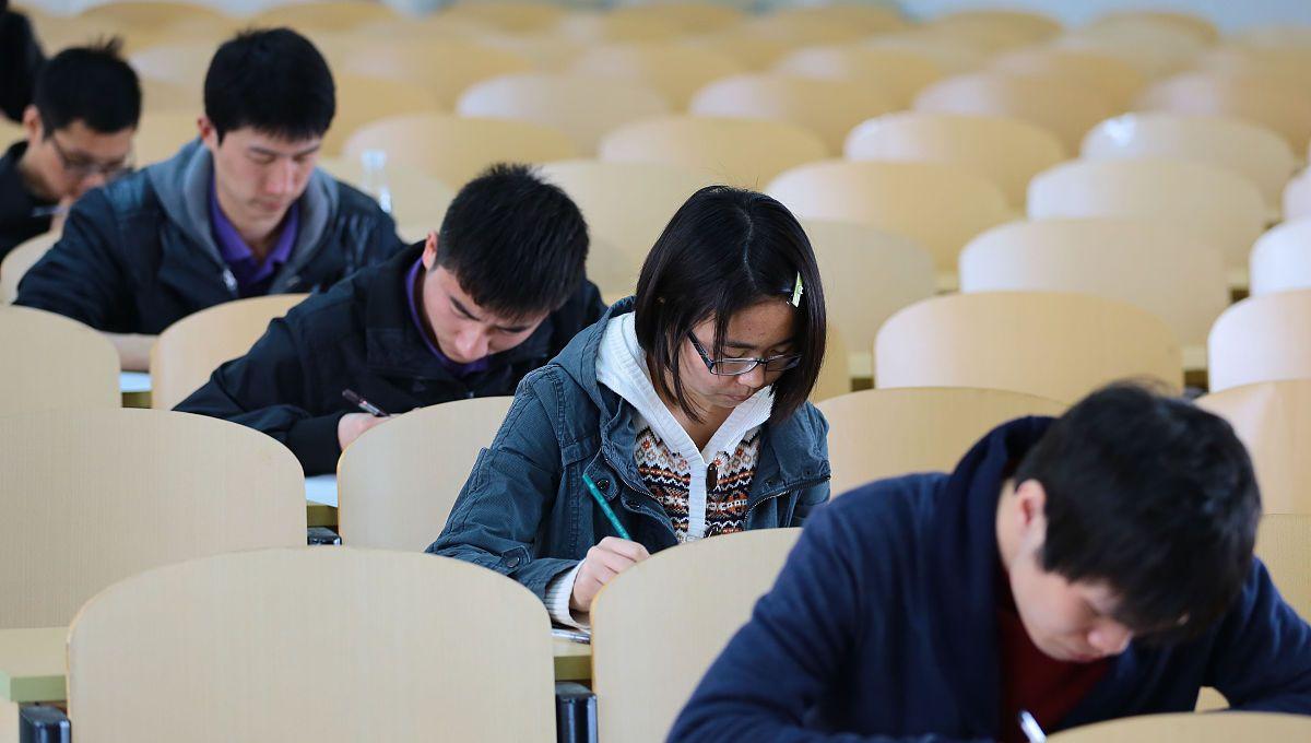 青训|二本院校也很好，一高校某专业学生超九成考上公务员，非常优秀