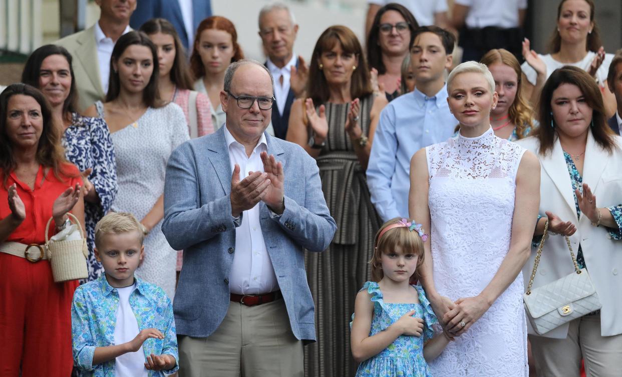 夏琳|出席活动的夏琳王妃唯美极了,眼神总露着一股让人难以靠近的悲凉