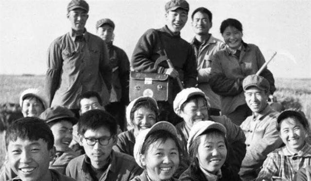 善良女知青为助农，决心下嫁贫困农民，婚后却惨遭虐待，27岁病逝