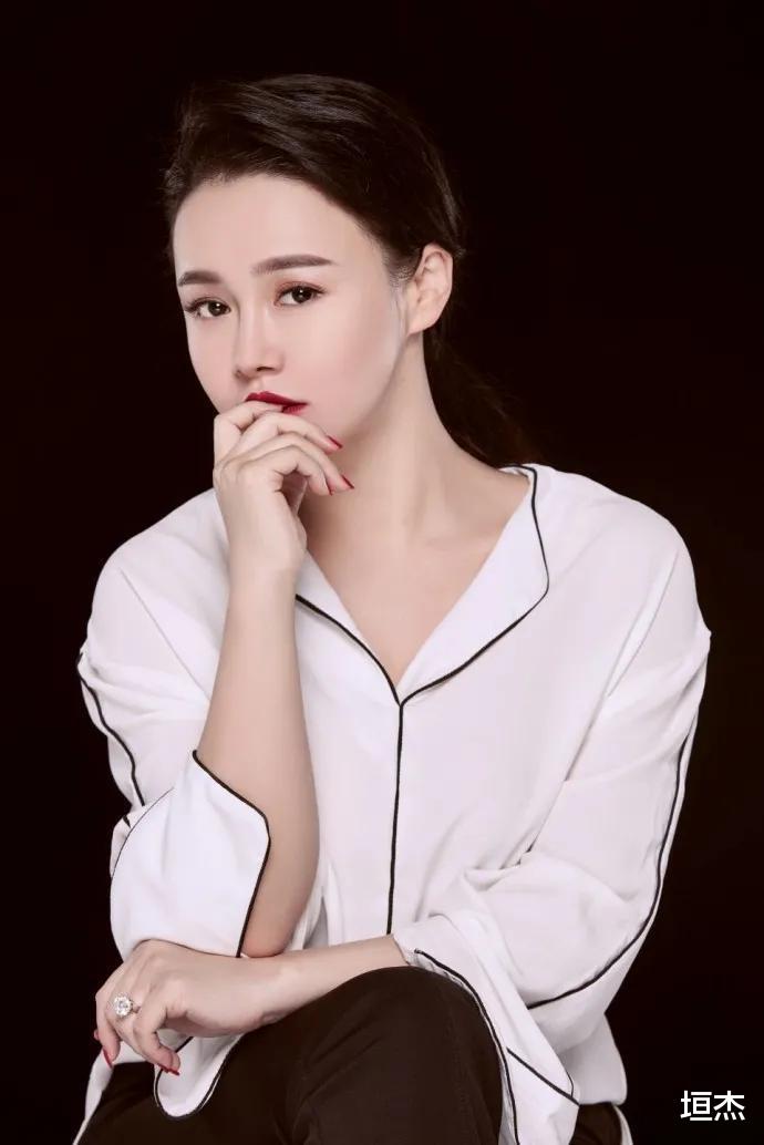 许晴|来自土家族的六位女星,各个姿色娇美,谁最令你意外?