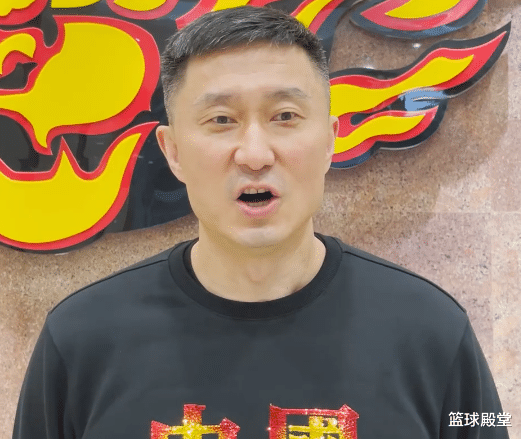 杜锋|广东全员送自拍！众人理发，汤杰另类官宣，杜锋苍老，朱总胖不少