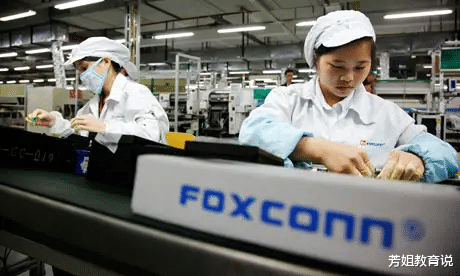 本科生|富士康在职员工坦言：流水线上本科生越来越多，揭露了真实原因