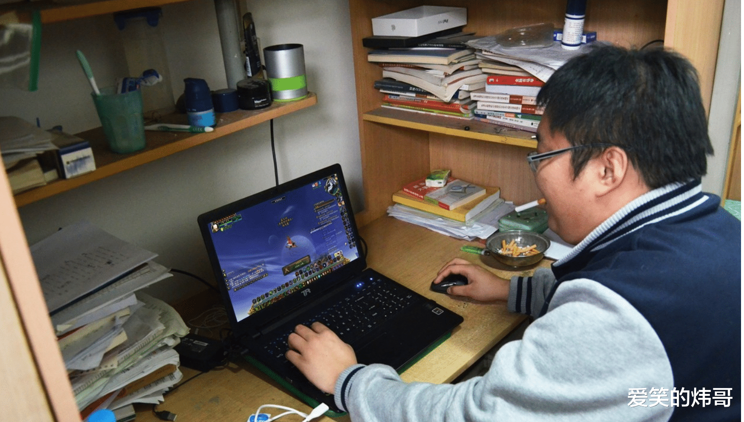 |“奶头乐”在大学里悄然兴起，不少学生深陷其中，家长却全然不知