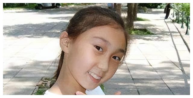 水均益女儿水亦诗：为父母离异落泪，如今将继母杨迪当闺蜜