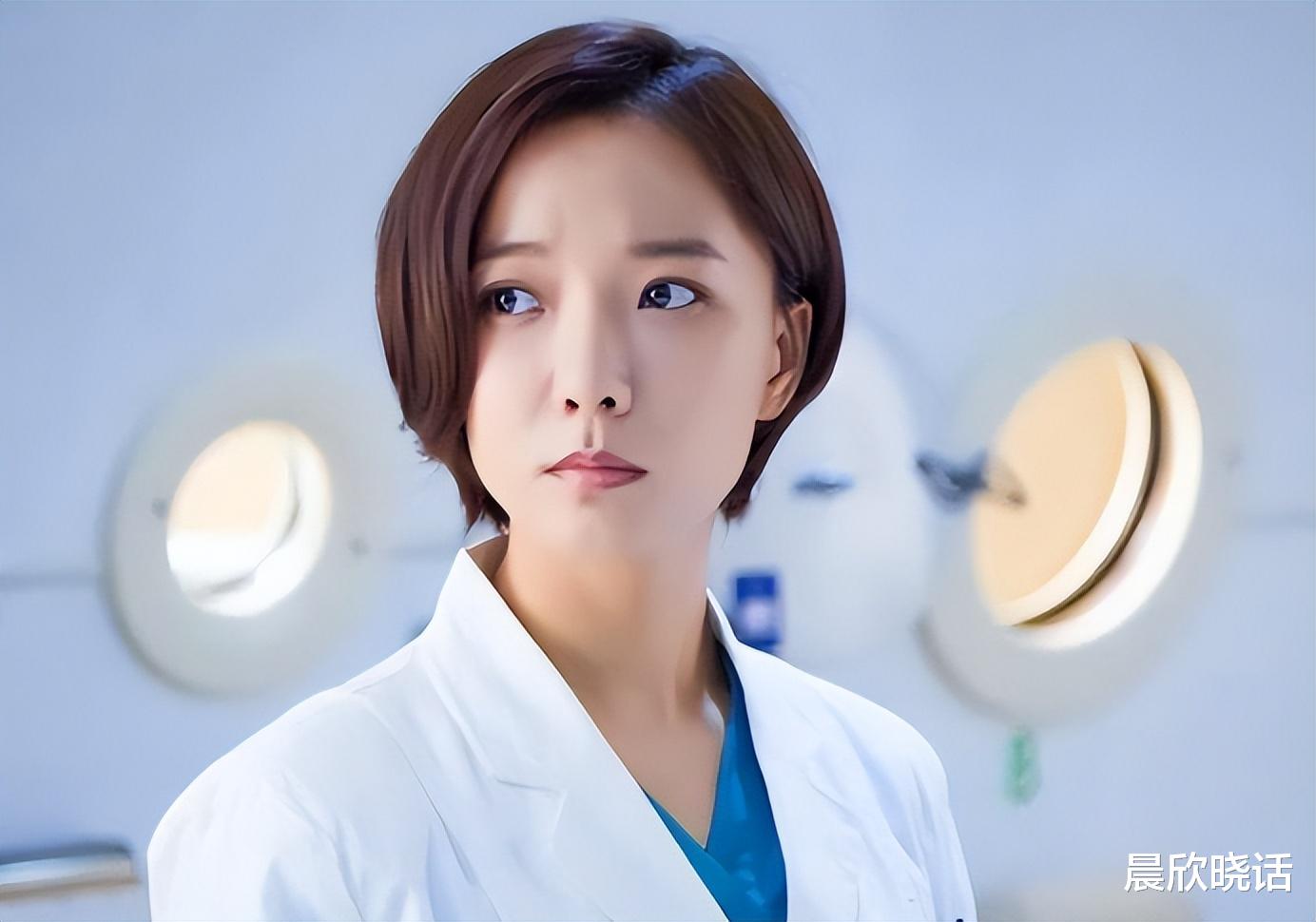 张艺兴|8位硬演第一美女的明星:秦海璐像村姑,周冬雨还不如丫鬟好看