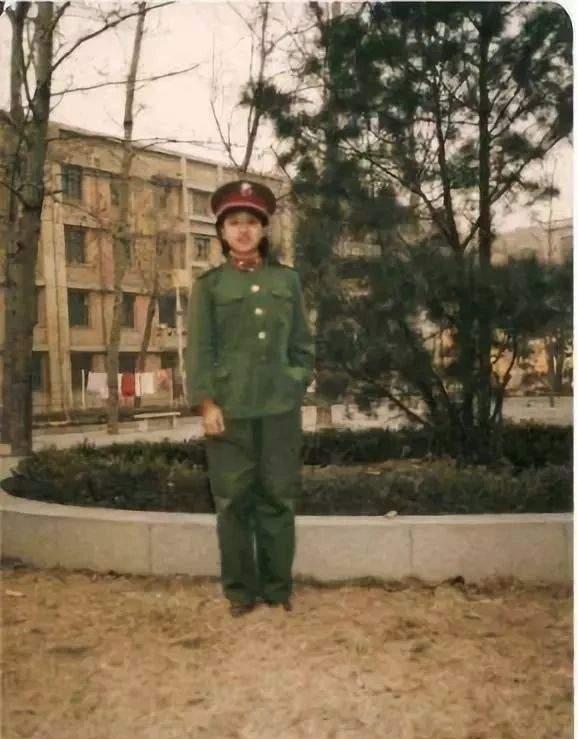 韩红|韩红说自己曾是校花,比杨幂还漂亮,也曾绯闻不断,却难得真爱