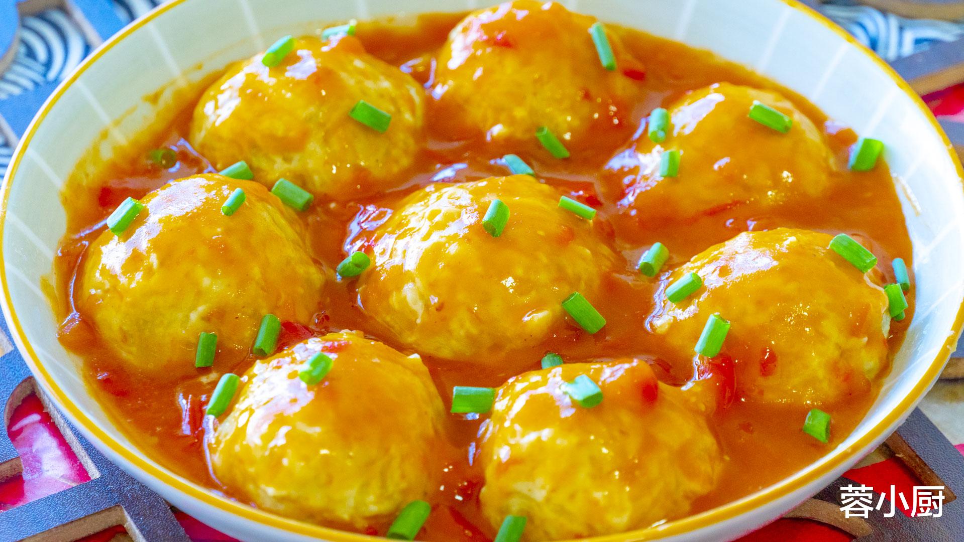 立秋润燥,饮食上可“减辛增酸”,多吃“3黄2白1红”,润肺养胃