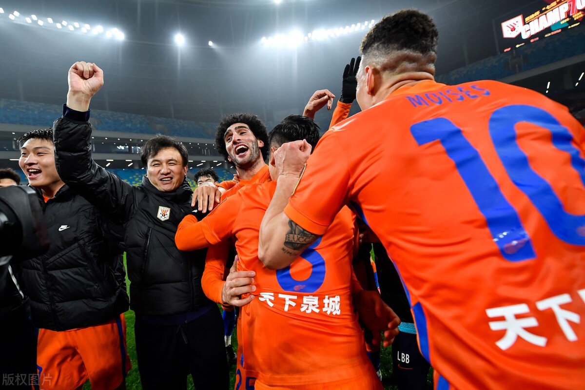 国足|1-0！46岁中国教练1年连夺3个冠军，现国足主帅带队却5年无冠