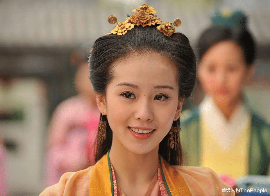 鞠婧祎|继千金妆、奶醉妆后,又一妆容走红?求求女明星们别再无脑跟风