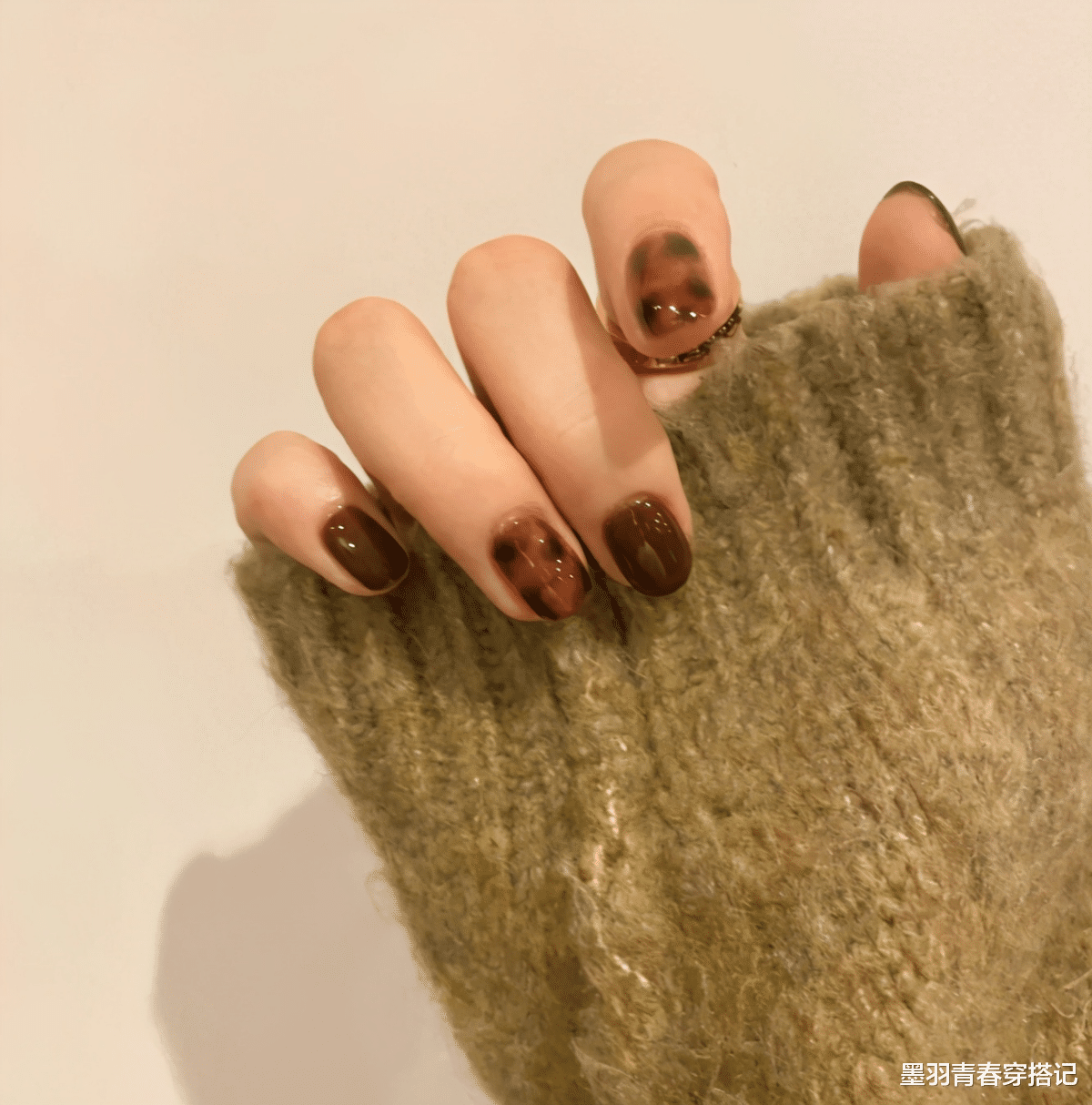 牛仔裤 手是女人的第二张脸,开春画上这些“美甲”样式,美得挪不开眼