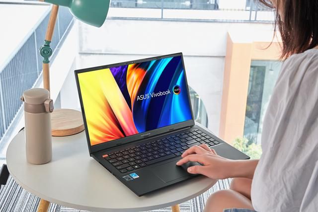 数据库|OLED屏幕成2022年笔记本标配，HDR高帧视频的正确打开方式被找到