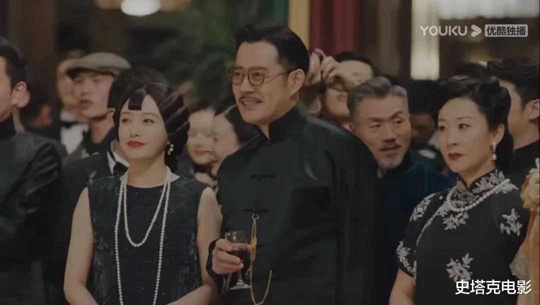 秦岚|谁说中年女演员无戏可演,43岁秦岚演少女,而且演一部爆一部