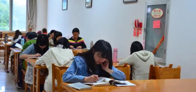 招聘|往届生迎来喜讯，一铁饭碗岗位对外招聘，专科学历也符合要求