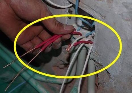 为什么电线都要绕几圈再接开关?只是为了多赚钱吗?大家都误解了