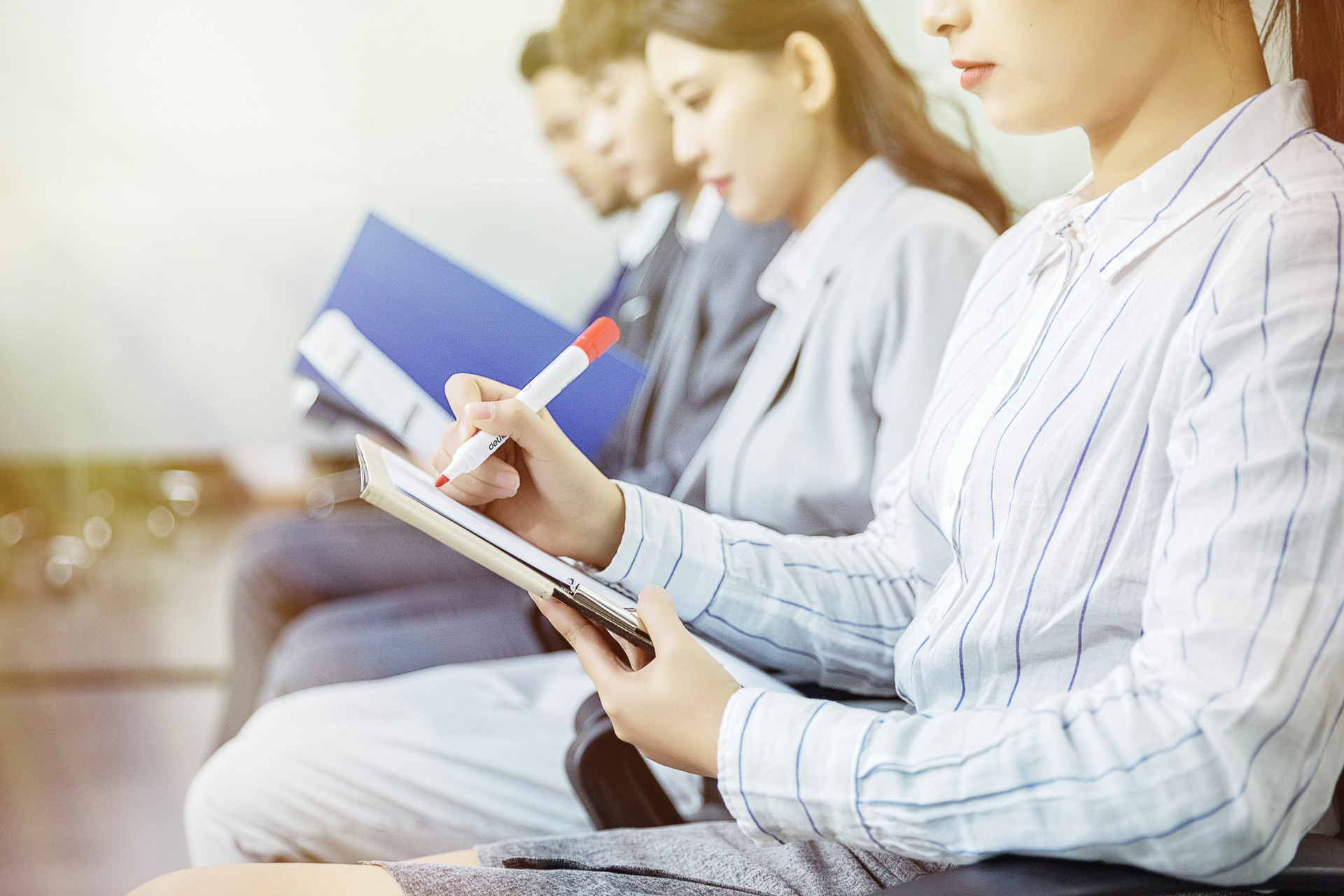 招聘|年轻人最傻求职方法:找对口、看喜好、拼关系