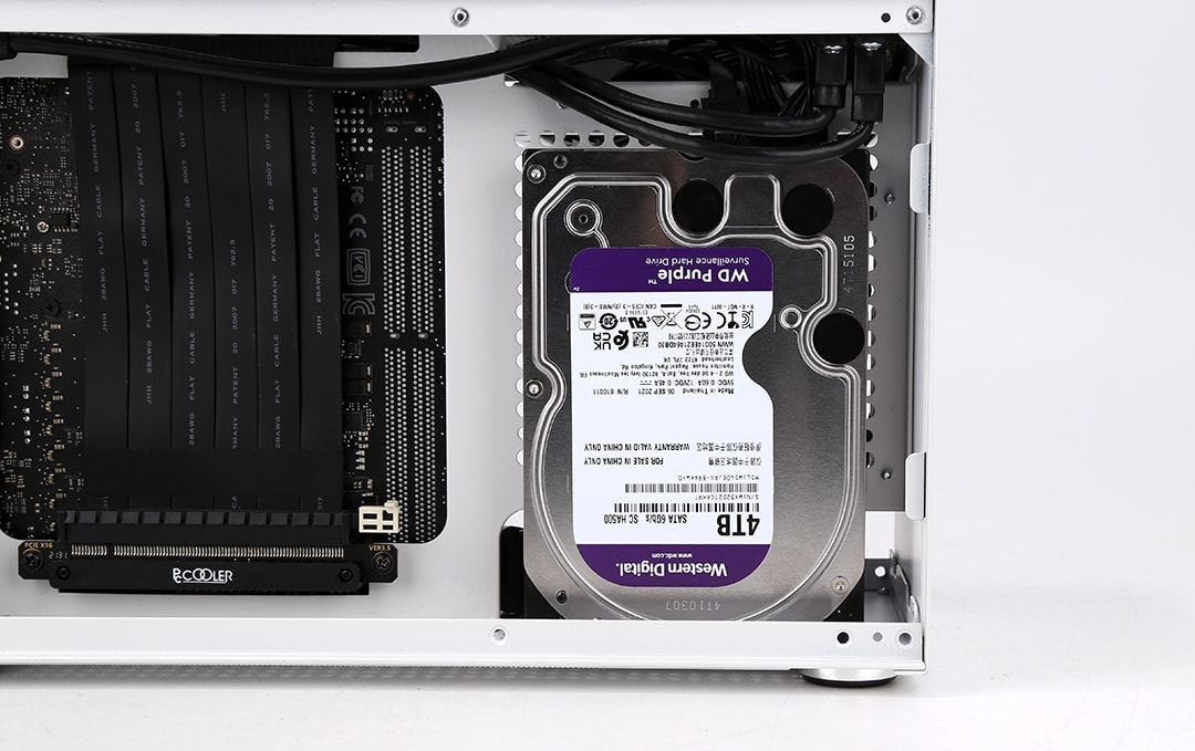 芯片|2022年第一台ITX 小钢炮主机，新晋网红机箱蜂鸟i100 Pro装机实测