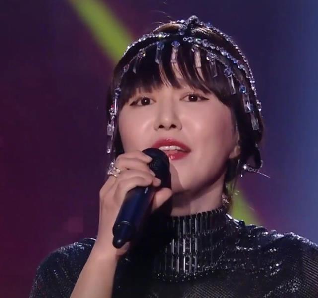 谭维维|“目中无人”谭维维:讥讽尚雯婕样样不如她,却被狠狠扇了一巴掌