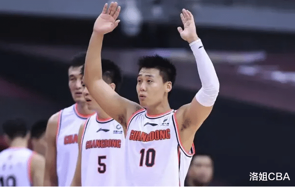 CBA三消息:广东新核并未交易,侯逸凡江苏特训,高诗岩交易泡汤