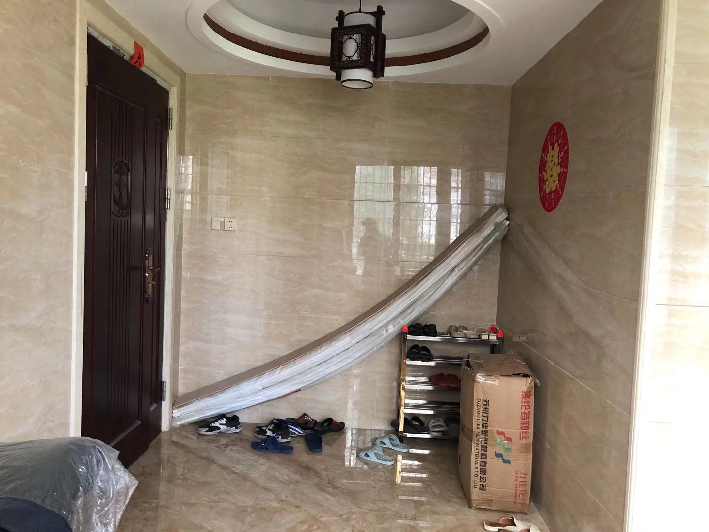 进门只放个成品鞋柜,浪费又难看,这样装一个柜子超好用