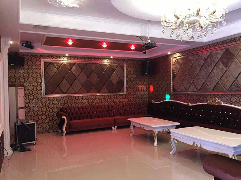 晒晒我家80w的农村别墅,上下400平,餐桌大得吓人,估计你没见过