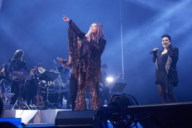 张惠妹|50岁张惠妹又复胖!穿11万豹纹大衣提2万包包,身宽体胖肚腩突出