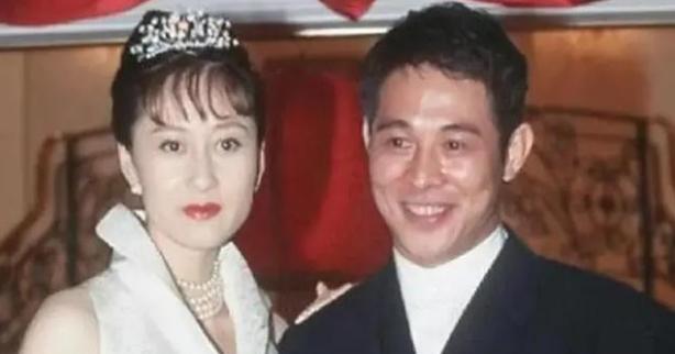 李连杰|李思:父亲是李连杰,母亲住10年地下室,都说后妈女儿没我好看