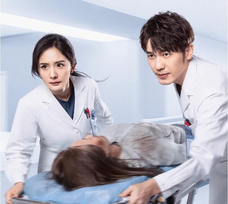 促醒者|《促醒者》PK《谢谢你医生》,你的缺点是我的优点,男主都拉胯