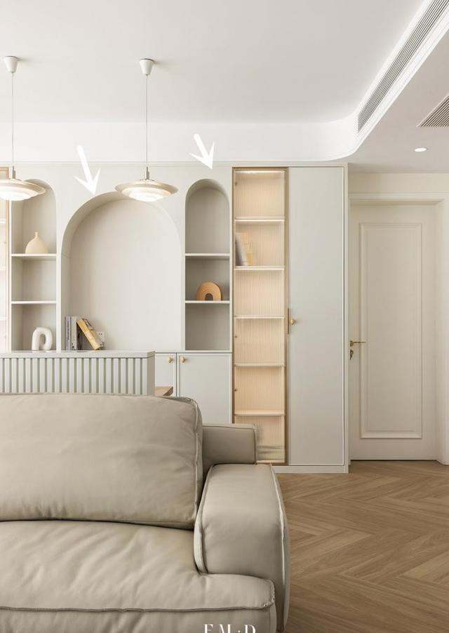 嫌家里电视墙太俗气?不如做“内缩”或“加厚”,档次蹭蹭往上涨