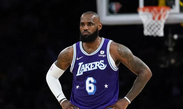勒布朗·詹姆斯|NBA早报：詹皇想交易走威少，KD在夜店与美女合照，狄龙被禁赛1场