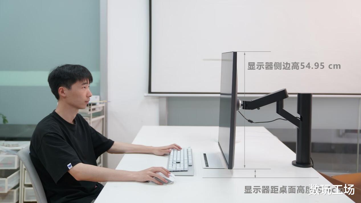 三星|全球首款28英寸16: 18魔方屏，LG 28MQ780开箱