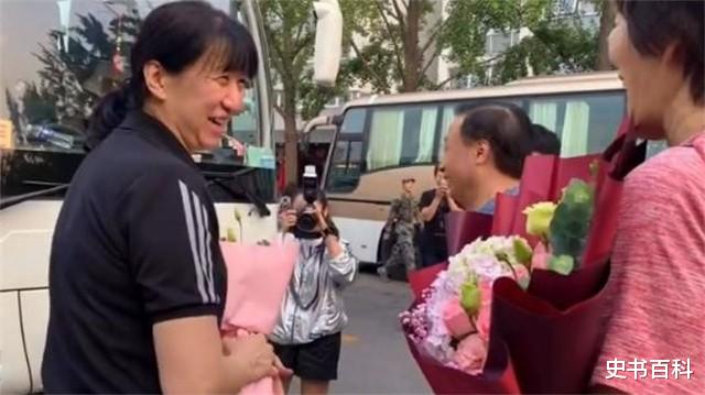 英格拉姆|女排元老33岁结婚，婚后一个月与丈夫分居，回家儿子已不认识