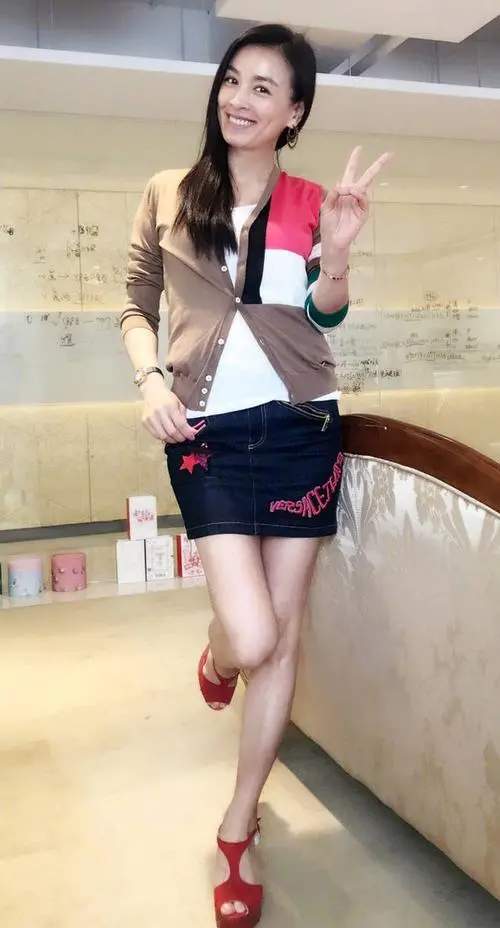 张庭|小巫见大巫!张庭被曝偷逃税118亿,娱乐圈乱象何时休?