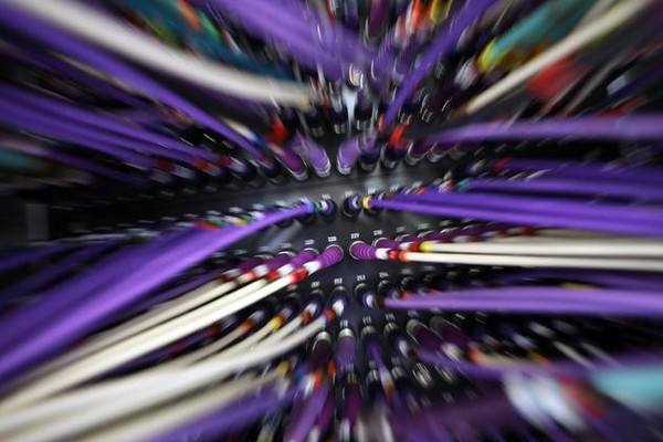 量子计算机|哈密顿算子是厄米特算子而不是酉算子,不能直接在量子计算机上计算