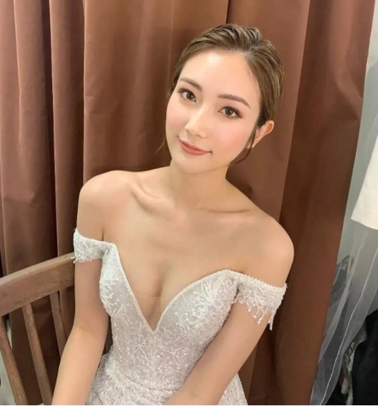 香港小姐|前港姐接广捞钱无底线，展示黑眼圈消失术，自导自演侮辱粉丝智商