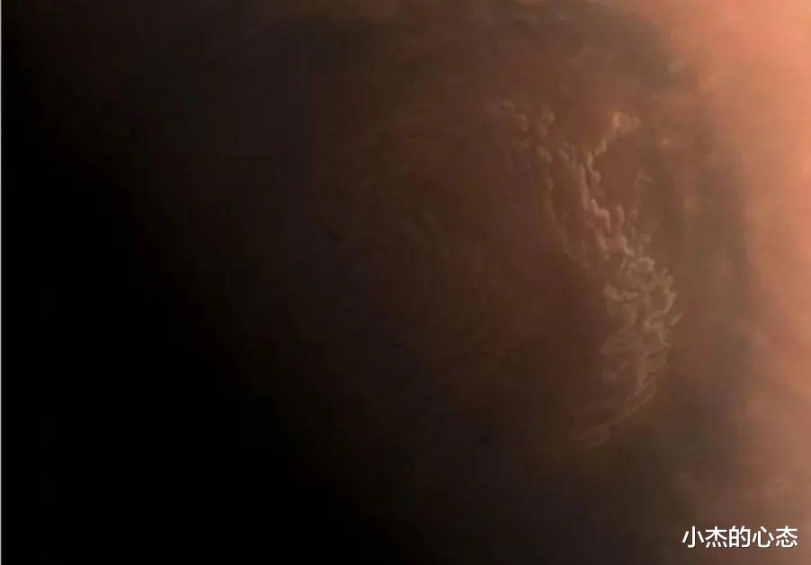 距离约1.1万公里,天问一号拍到火星画面,看到的火星是这样的