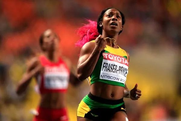 第一女飞人爆火！10.67秒再夺冠！生娃被劝退役，复出还是王者…