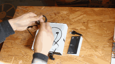 蓝牙耳机|爱奇艺“引火烧身”，千元级蓝牙耳机被迫贱卖24元，小米华为：干的漂亮