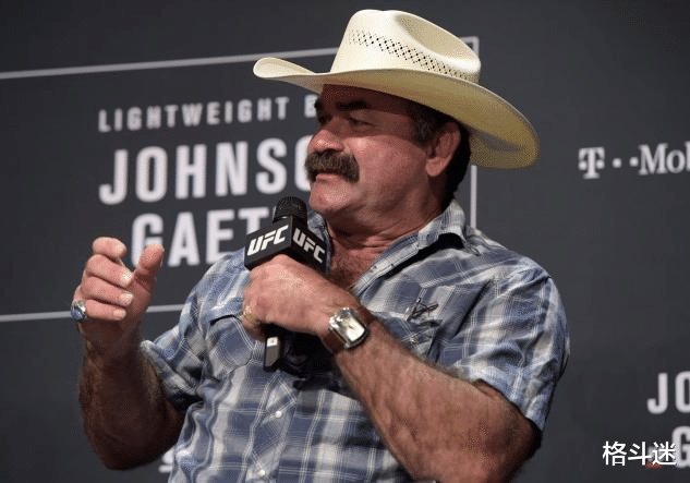 UFC|UFC观众席打架事件！MMA传奇与观众单挑，暴揍对方！