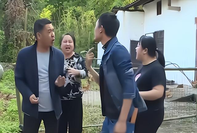 男子外出赚钱养家,妻子却和别人偷偷生娃,妻子:我是有苦衷的