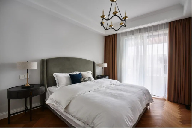 135平现代三居室,将古典融入纯白空间分外和谐