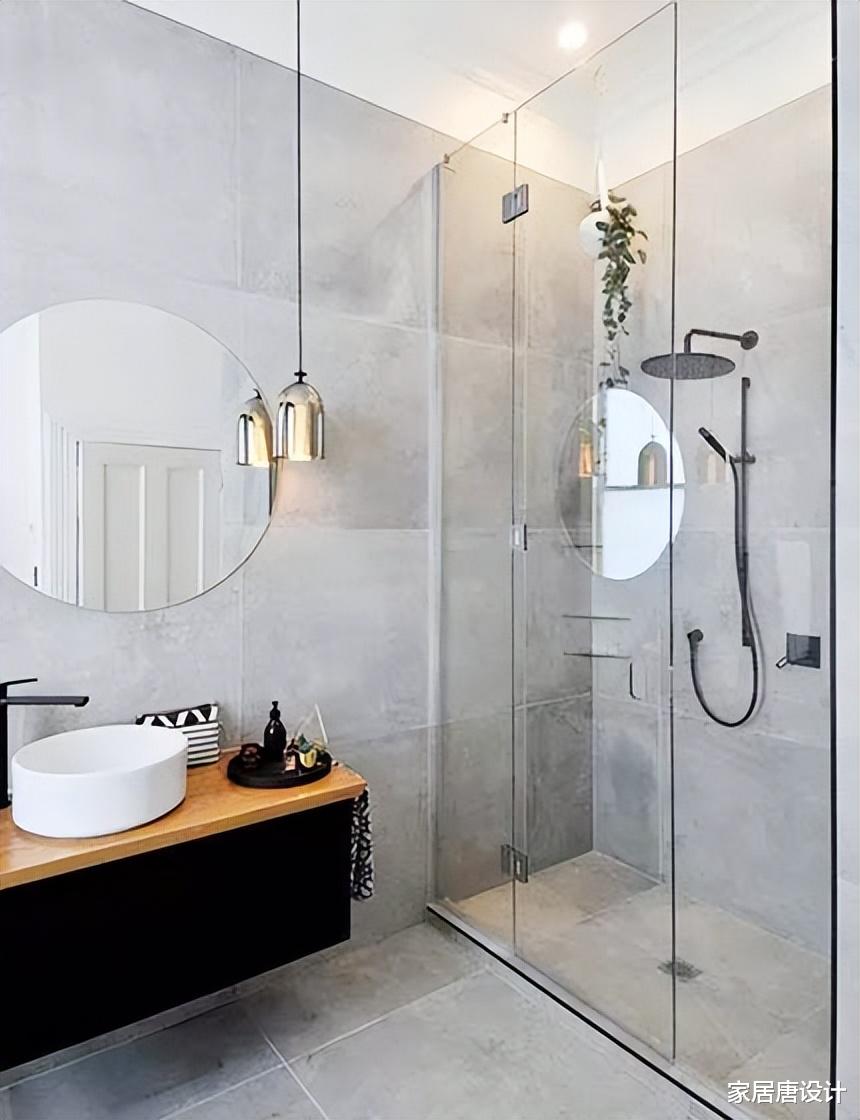 卫生间太小只能放下马桶?日本主妇教你,将5㎡变成10㎡!